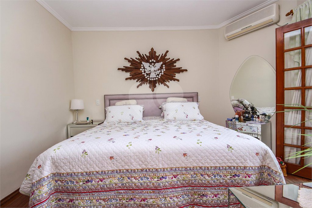 Casa à venda com 5 quartos, sendo 3 suítes, em City América, São Paulo, SP