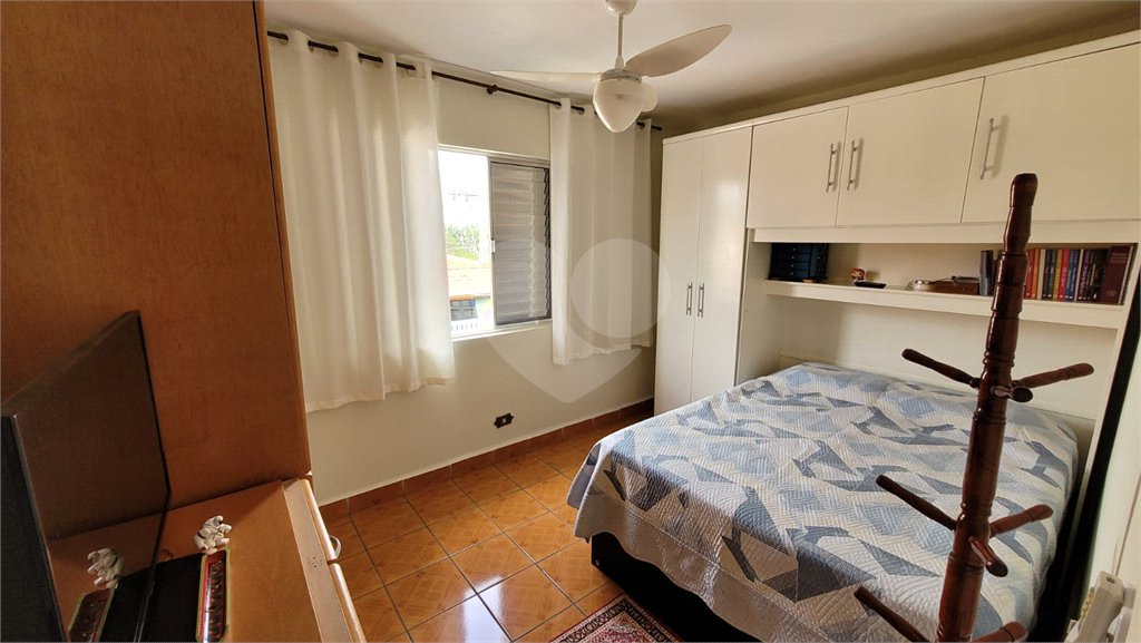 Casa à venda com 4 quartos, sendo 1 suíte, em Parque Maria Domitila, São Paulo, SP