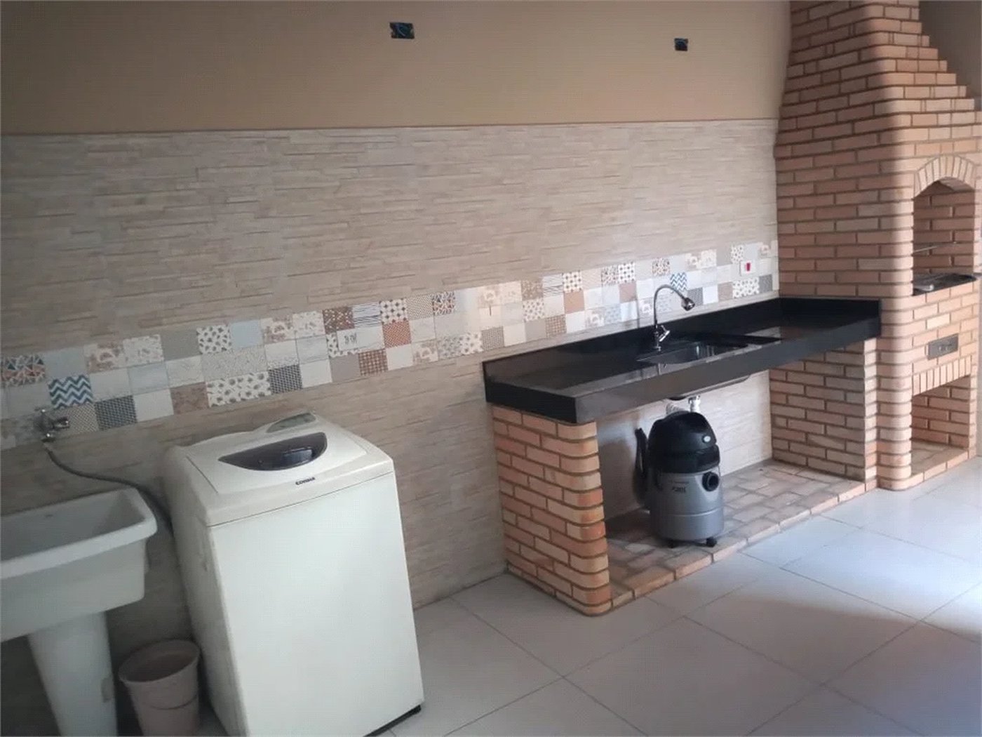 Casa à venda com 3 quartos, sendo 1 suíte, em Jardim Pirajussara, São Paulo, SP