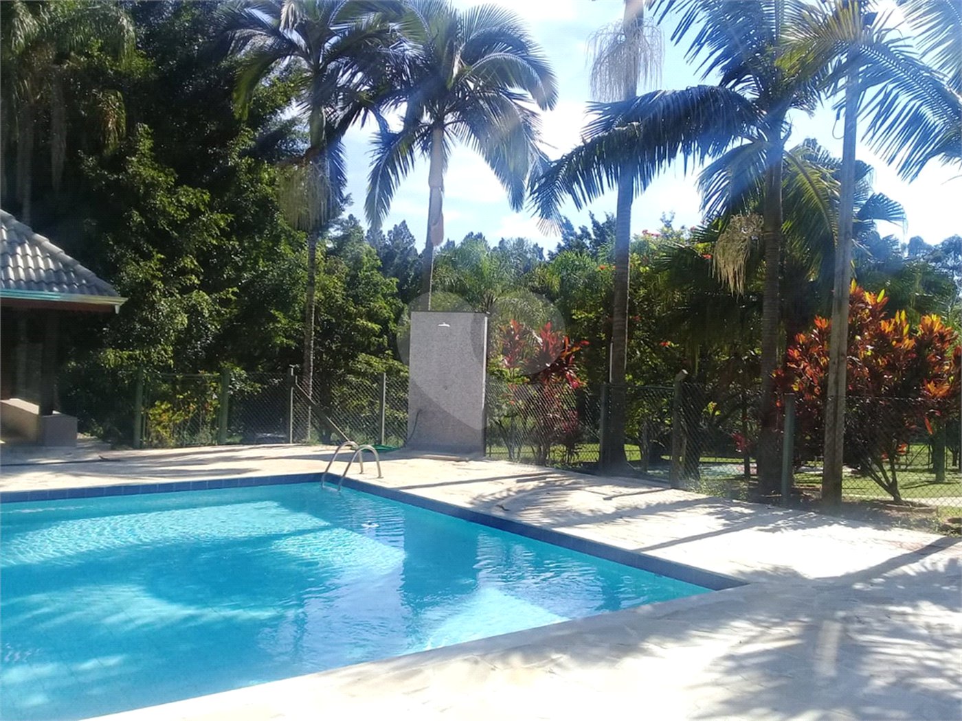 Casa à venda com 4 quartos, sendo 3 suítes,  no condomínio Terras de Santa Teresa, Itupeva - SP