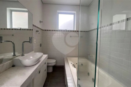 Casa à venda com 3 quartos, sendo 1 suíte,  em Vila Pompéia, São Paulo, SP