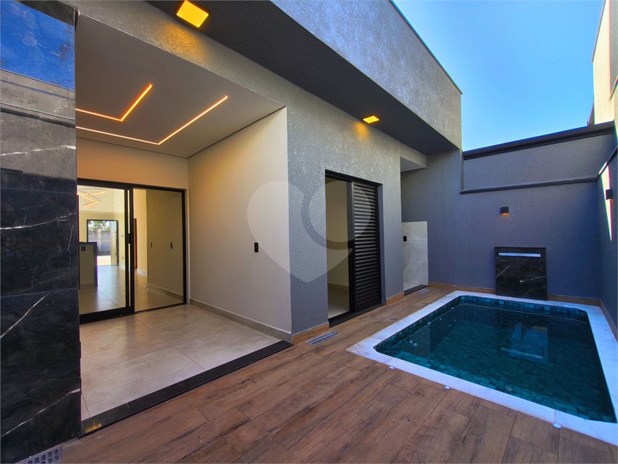 Casa à venda com 3 quartos, sendo 1 suíte, no condomínio Horto Florestal Villagio, Sorocaba - SP