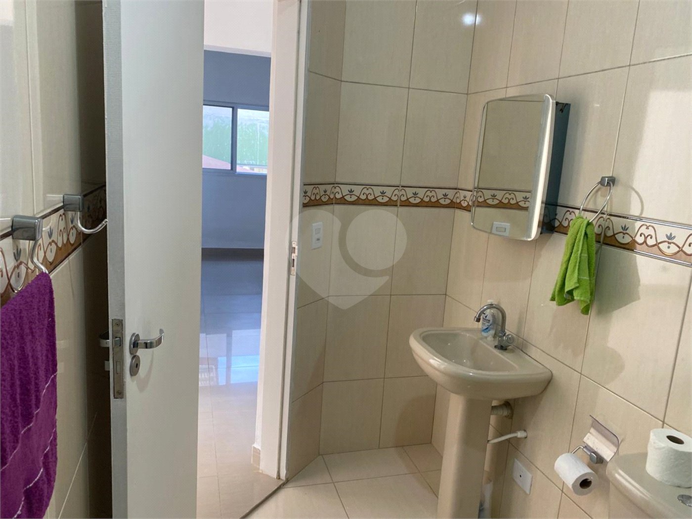 Casa à venda com 3 quartos, sendo 1 suíte, no condomínio Terras de Santa Adelia, Vargem Grande Paulista - SP