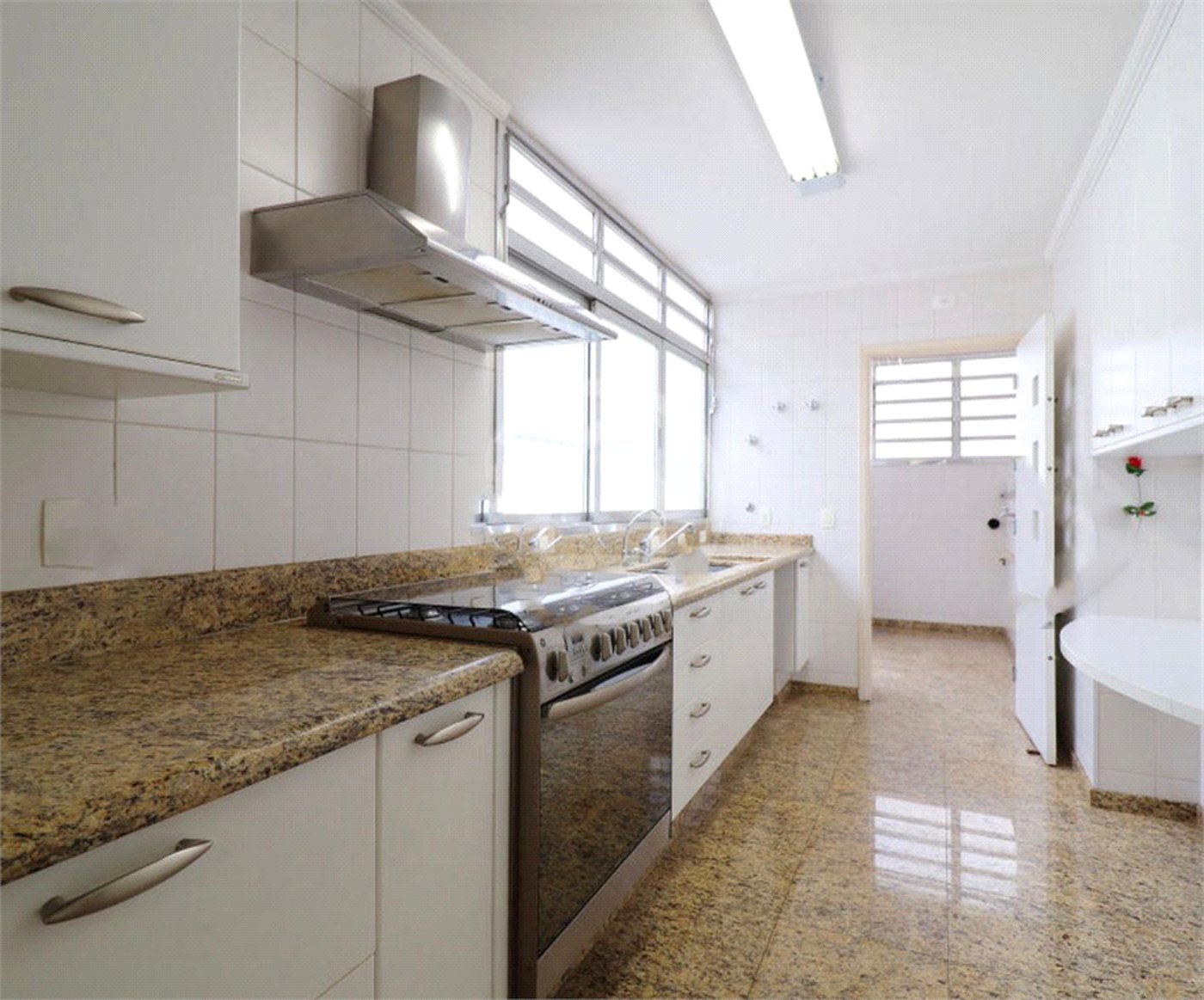 Casa Térrea à venda com 6 quartos, sendo 4 suítes, em Brooklin Paulista, São Paulo, SP