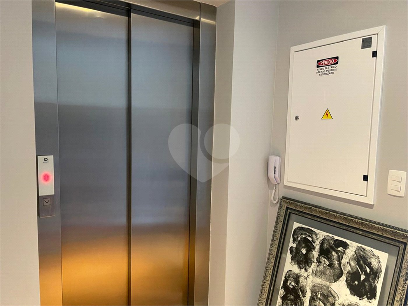 Casa à venda com 3 suítes no condomínio Reserva 8, São Paulo - SP