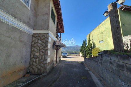 Chácara à venda ou locação no Jardim Estância Brasil – Atibaia/SP, com vista para a Pedra Grande