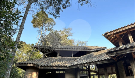 Casa à venda com 3 quartos, sendo 2 suítes,  no condomínio Alpes da Cantareira, Mairiporã - SP