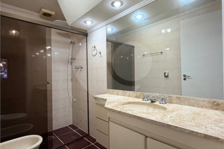 Apartamento à venda com 3 quartos, sendo 1 suíte, em Alto da Boa Vista, São Paulo, SP