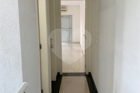 Sobrado à venda com 4 quartos, sendo 1 suíte, em Vila Campo Grande, São Paulo, SP