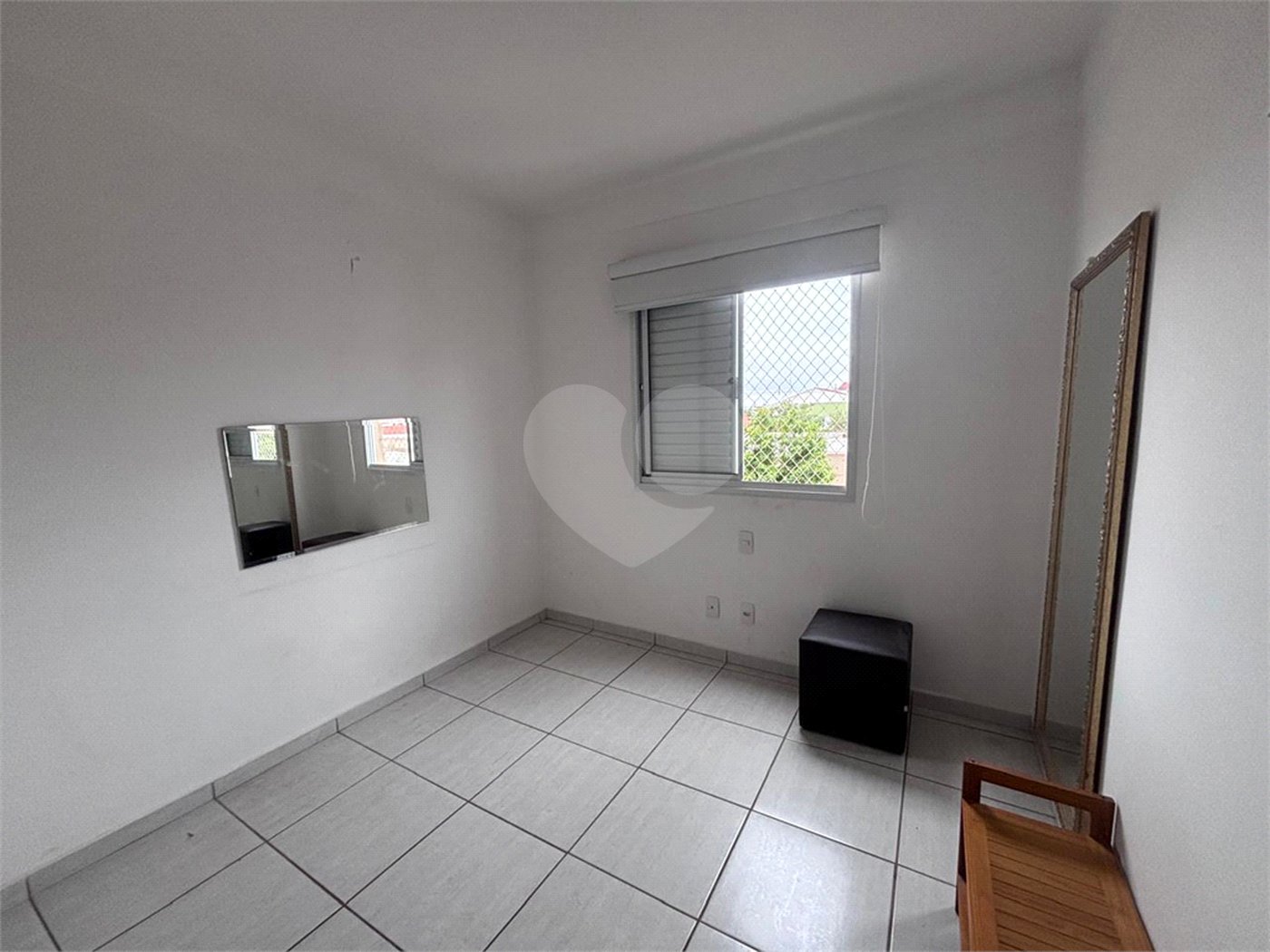 Apartamento à venda com 3 quartos, sendo 1 suíte,  em Parque Três Meninos, Sorocaba, SP