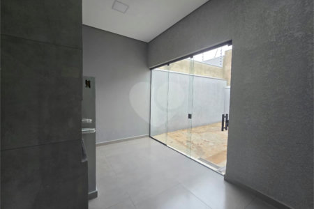 Casa à venda com 3 quartos, sendo 1 suíte, em Residencial Villaggio Di Capri, Itapetininga, SP