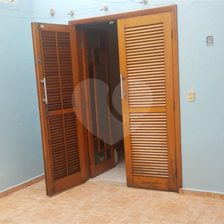 Sobrado à venda com 4 quartos, sendo 2 suítes, em Vila Hamburguesa, São Paulo, SP