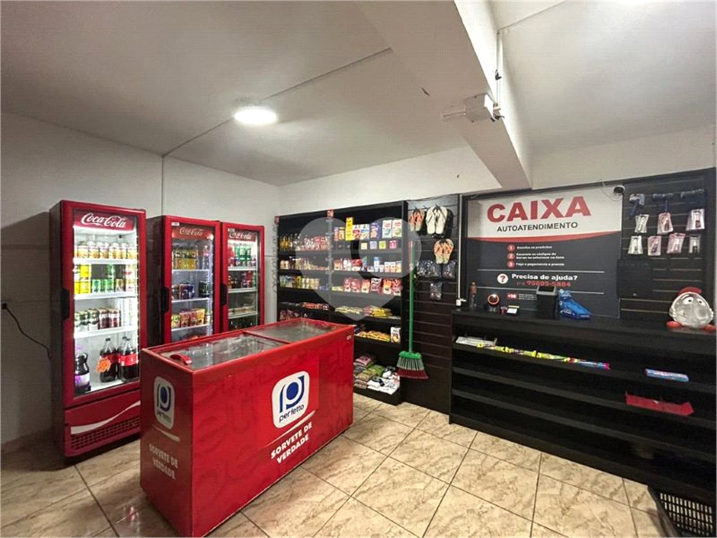 Casa à venda com 3 quartos, sendo 1 suíte, no condomínio Flores de Laet, São Paulo - SP