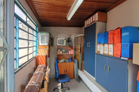 Casa Térrea à venda com 5 quartos, sendo 1 suíte, em Chora Menino, São Paulo, SP
