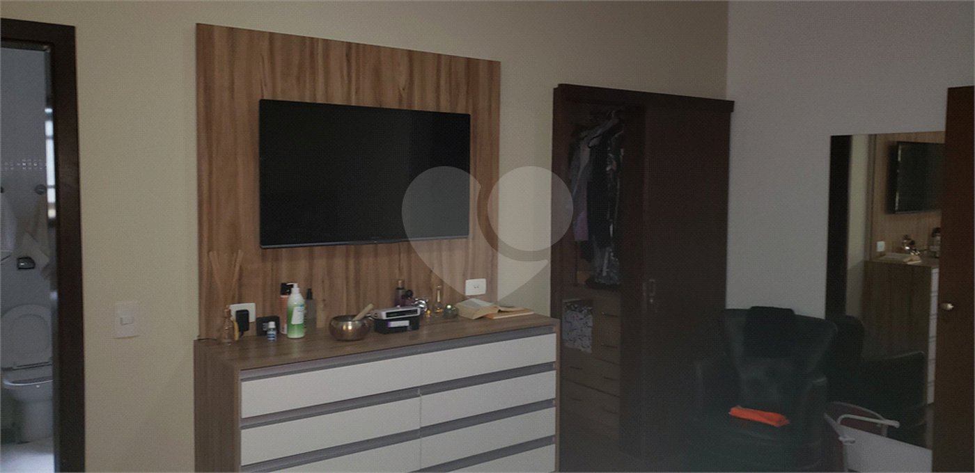 Casa à venda com 3 quartos, sendo 1 suíte, no condomínio Alpes da Cantareira, Mairiporã - SP