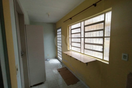 Casa à venda com 6 quartos, sendo 2 suítes, em Chora Menino, São Paulo, SP