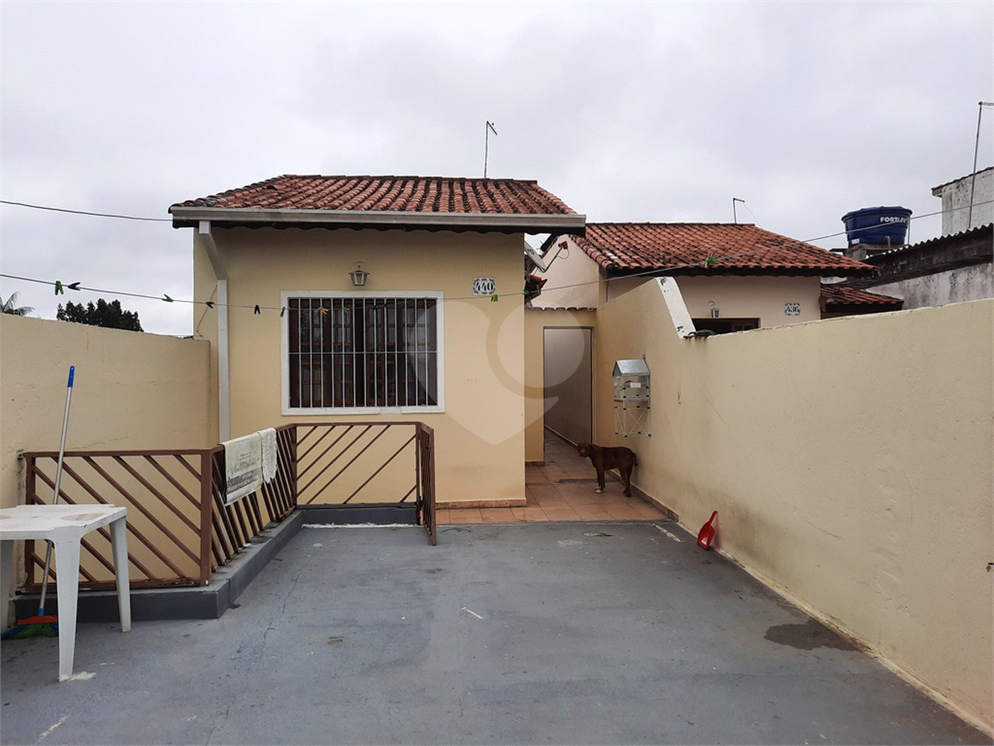 Sobrado à venda com 3 quartos, sendo 1 suíte,  em Vila Suissa, Mogi das Cruzes, SP