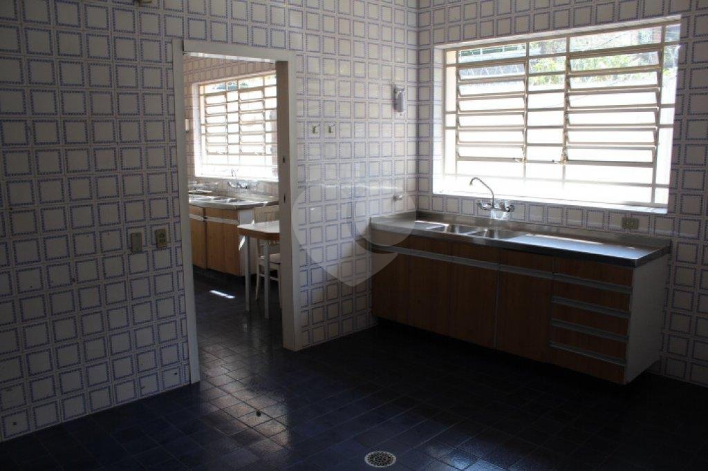 Casa Térrea à venda ou para alugar com 6 suítes em Vila Tramontano, São Paulo, SP