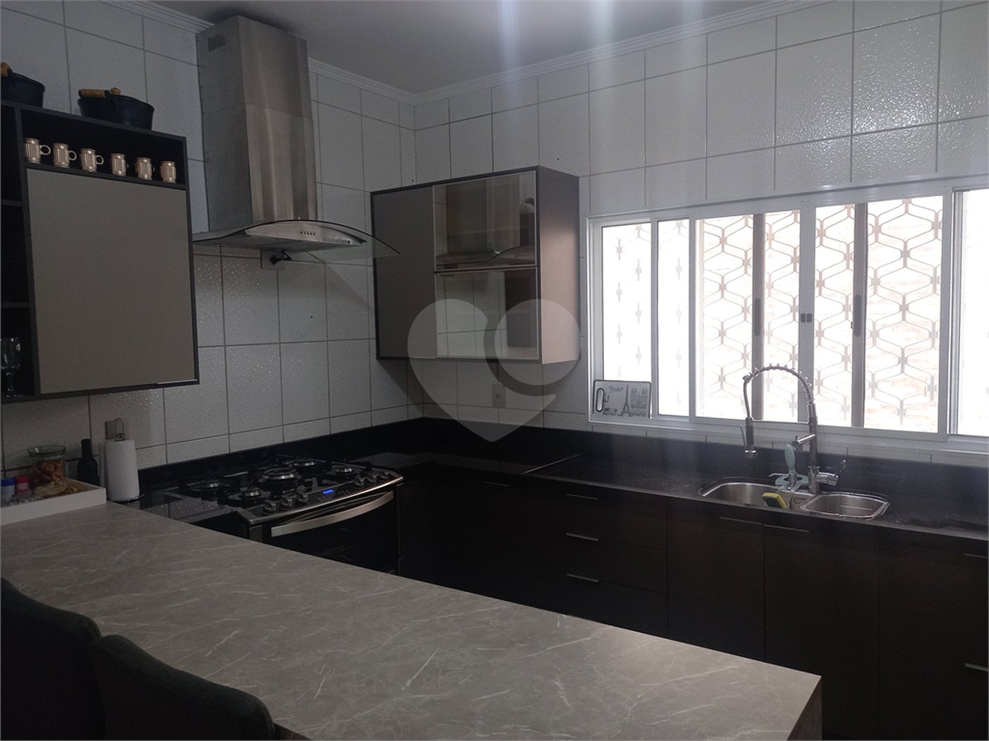 Sobrado à venda com 3 quartos, sendo 1 suíte,  em Tremembé, São Paulo, SP