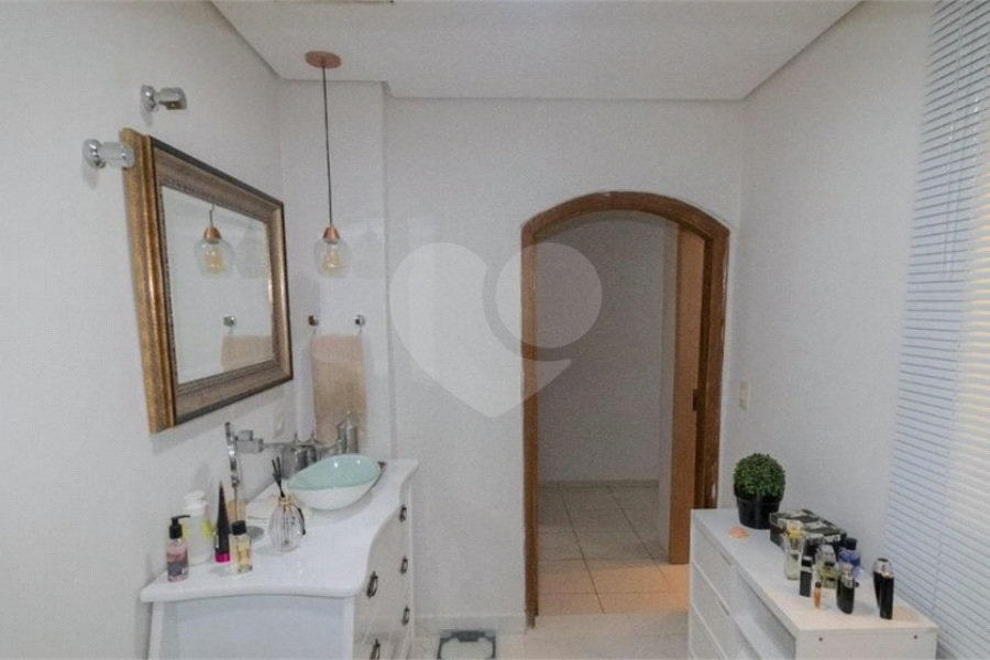 Sobrado à venda com 4 quartos em Santana, São Paulo, SP