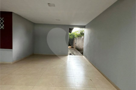Casa à venda com 2 quartos em Jardim Ibirapuera, Ponta Porã, MS