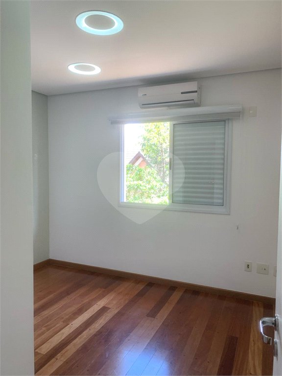 Casa à venda com 3 suítes no condomínio Villaggio Belvedere, São Paulo - SP