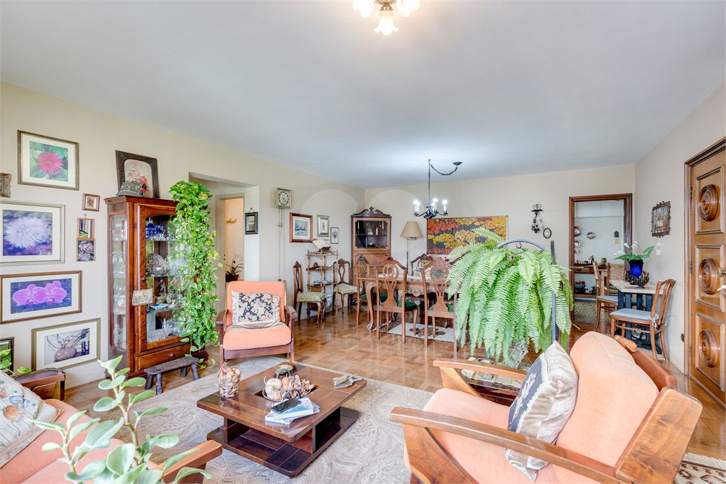 Apartamento à venda com 4 quartos, sendo 1 suíte,  em Chácara Santo Antônio, São Paulo, SP