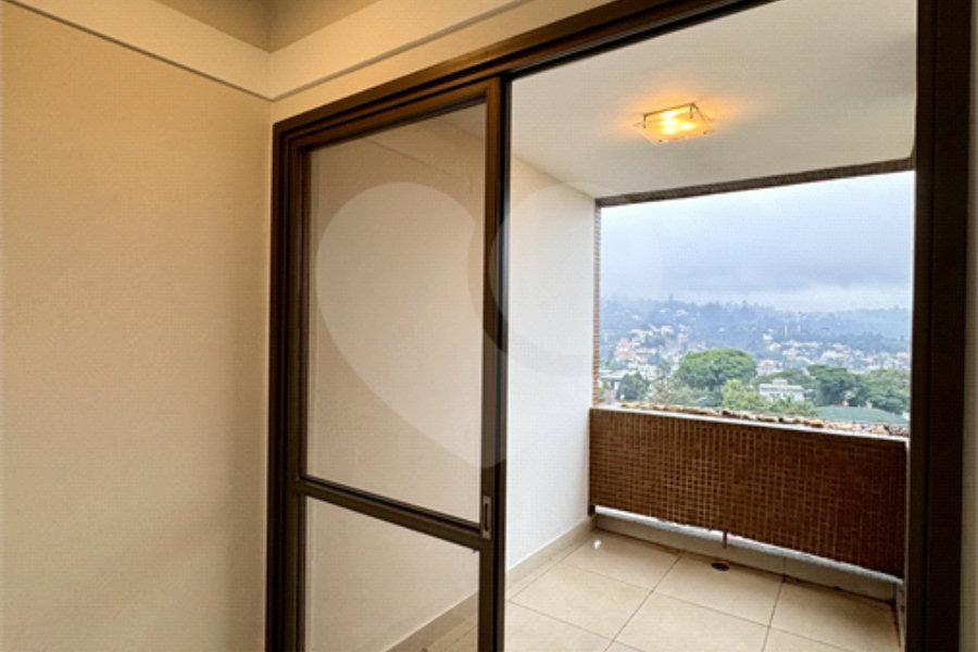 Apartamento à venda com 4 quartos, sendo 1 suíte,  em Horto Florestal, São Paulo, SP