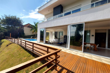 Casa à venda ou para alugar com 4 suítes no condomínio Jardim Primavera, Louveira - SP