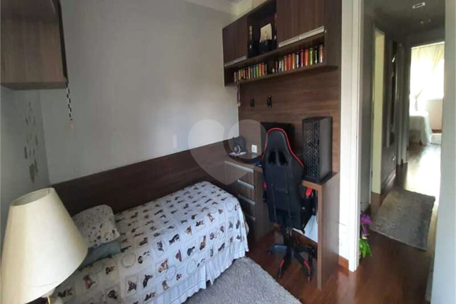 Casa à venda com 4 quartos, sendo 2 suítes, no condomínio Florada da Serra, São Paulo - SP