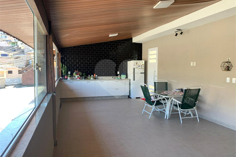 Sobrado à venda com 4 quartos, sendo 3 suítes, em Imirim, São Paulo, SP