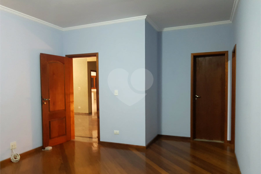 Casa à venda com 4 quartos, sendo 2 suítes, no condomínio Alpes da Cantareira, Mairiporã - SP