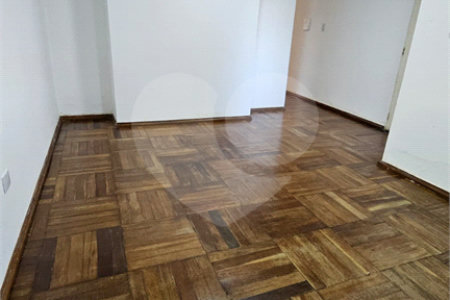 Apartamento à venda com 3 quartos, sendo 1 suíte,  em Vila Suissa, Mogi das Cruzes, SP