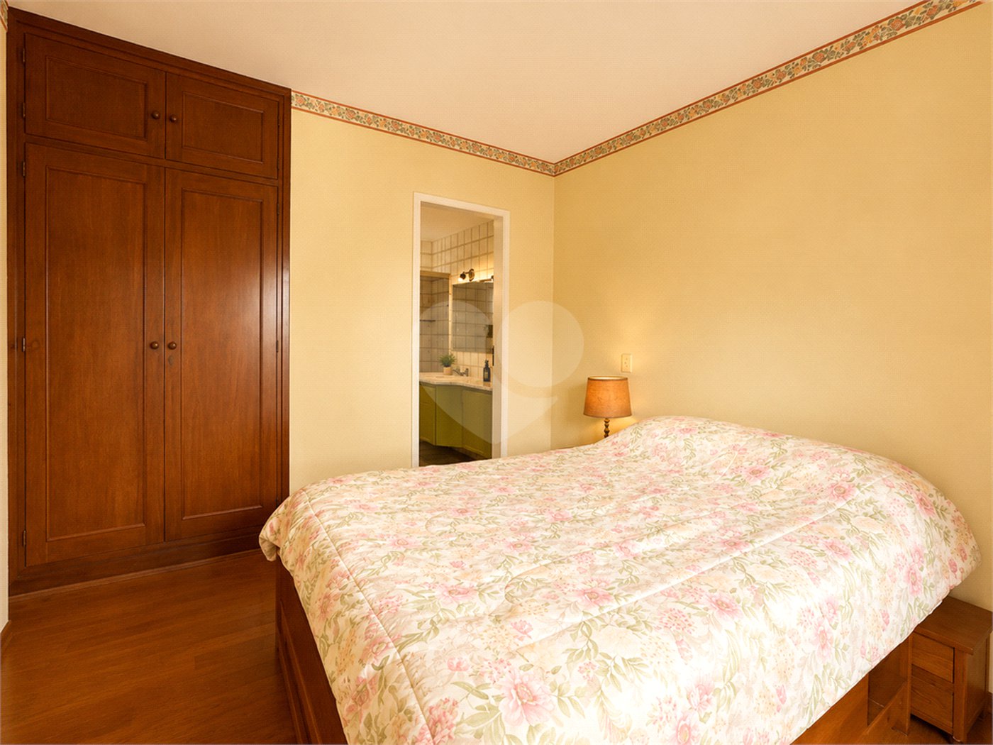 Apartamento à venda com 3 quartos, sendo 1 suíte, em Jardim Marajoara, São Paulo, SP