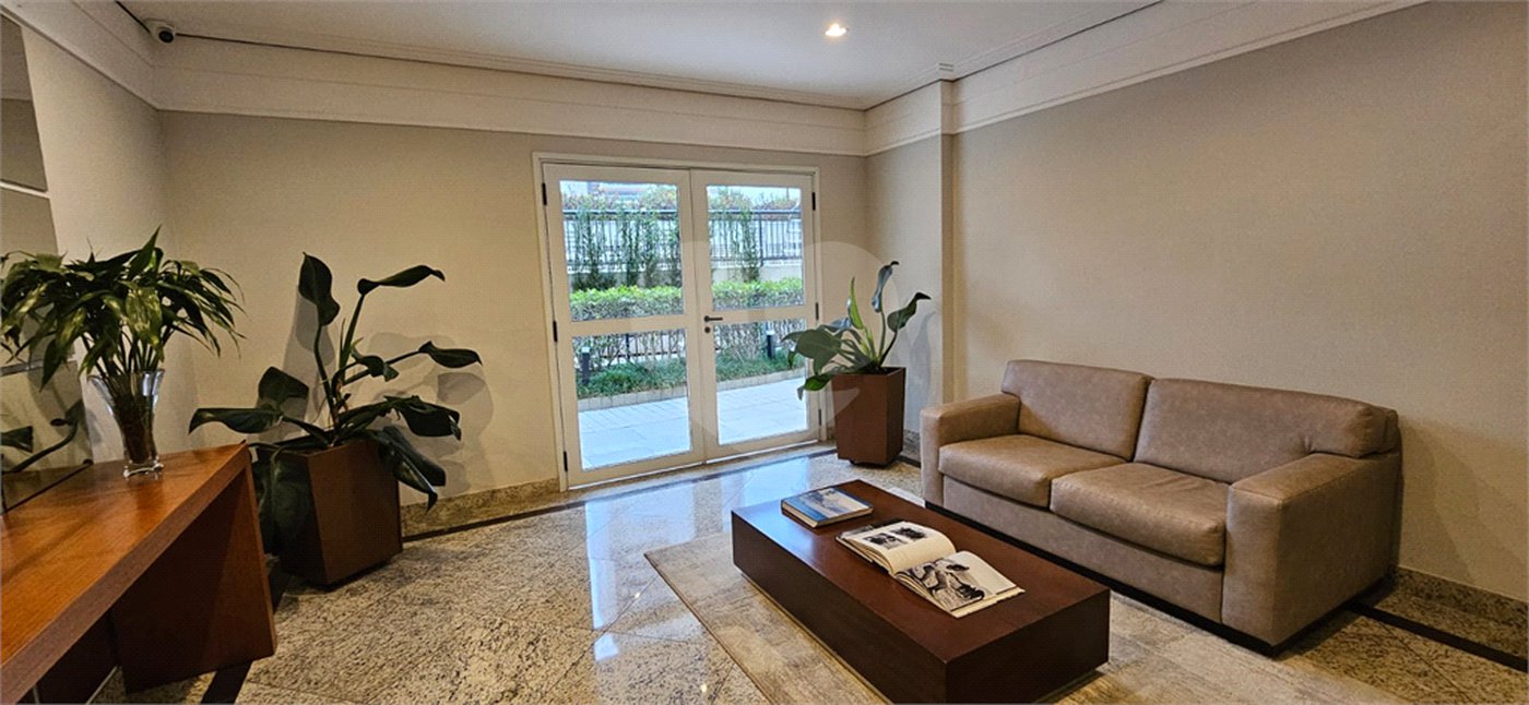 Apartamento à venda com 3 quartos, sendo 2 suítes, em Pinheiros, São Paulo, SP