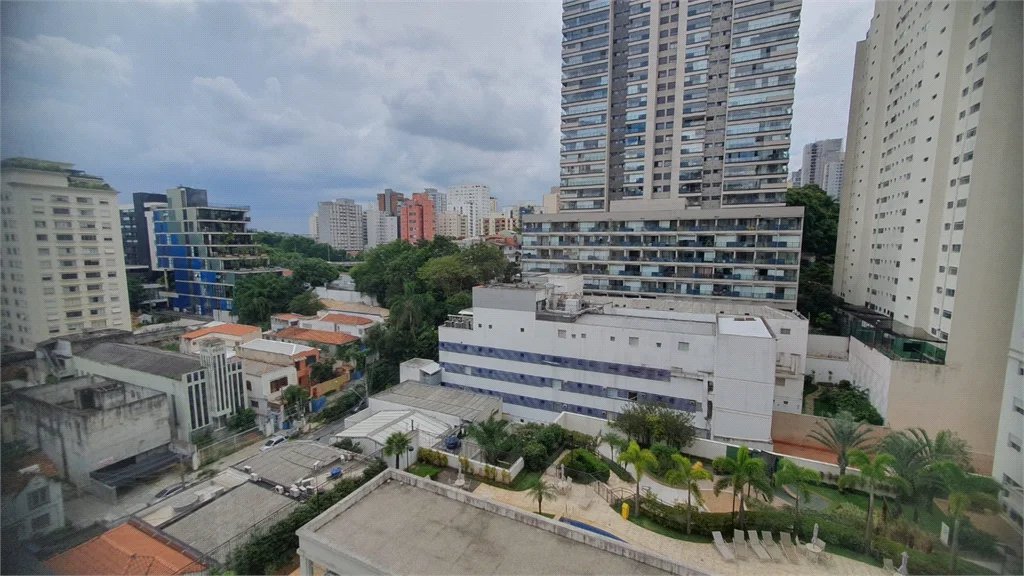 Apartamento à venda com 3 quartos, sendo 1 suíte, em Pinheiros, São Paulo, SP