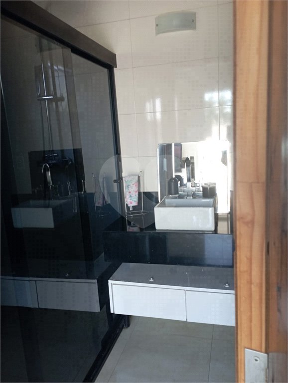 Casa à venda com 3 quartos, sendo 1 suíte, no condomínio Campos do Conde I, Paulínia - SP