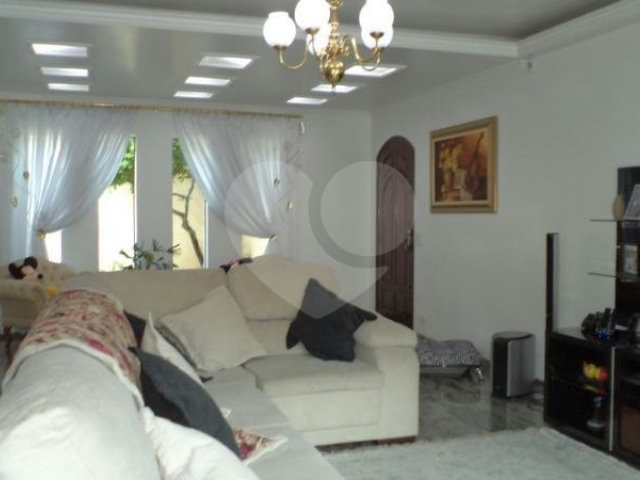 Casa à venda com 3 quartos, sendo 1 suíte,  no condomínio City Campo Grande, São Paulo - SP