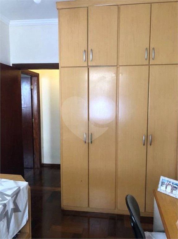 Casa à venda com 4 quartos, sendo 2 suítes,  no condomínio Altos da Serra 1, São José dos Campos - SP