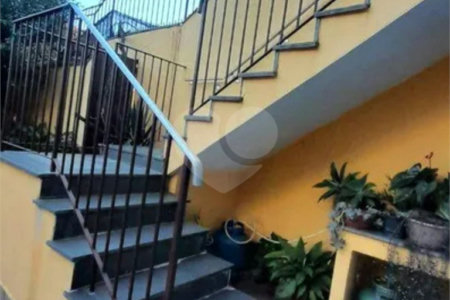 Sobrado à venda com 4 quartos, sendo 1 suíte, em Jardim Pinheiros, São Paulo, SP