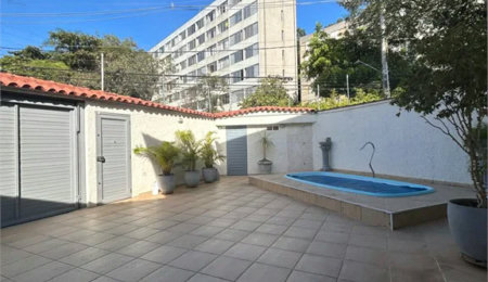 Sobrado à venda com 3 quartos, sendo 1 suíte, em Jardim Jussara, São Paulo, SP