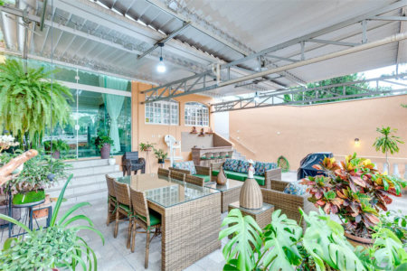 Casa à venda com 4 quartos, sendo 1 suíte,  em Brooklin Paulista, São Paulo, SP