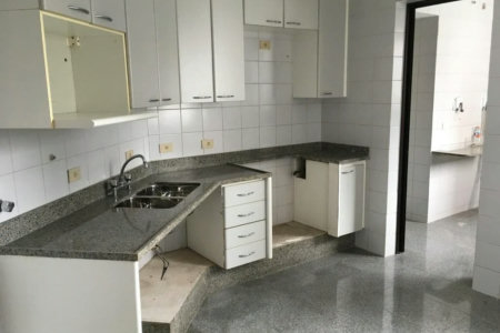 Apartamento à venda com 4 quartos, sendo 2 suítes, em Vila Andrade, São Paulo, SP