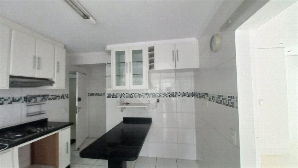 Apartamento à venda com 3 quartos, sendo 1 suíte,  em Vila Andrade, São Paulo, SP