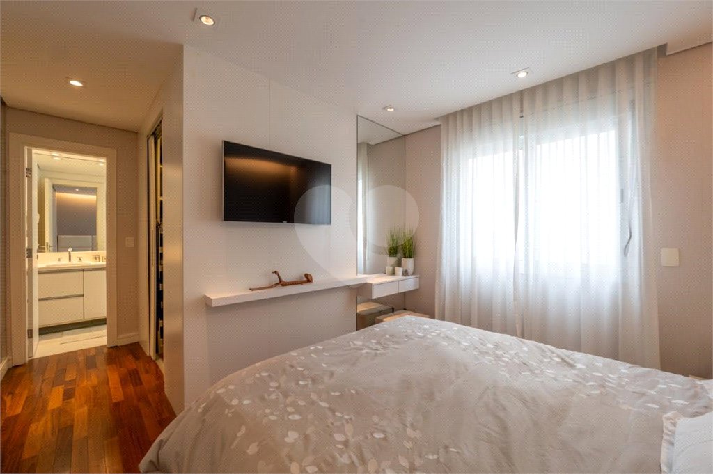 Casa à venda com 4 quartos, sendo 2 suítes, no condomínio Melbourne Residence, São Paulo - SP