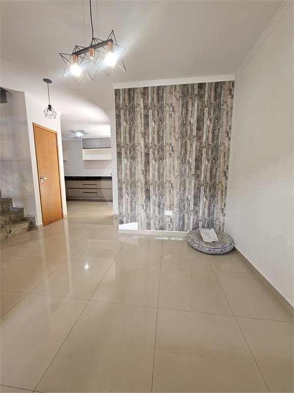 Sobrado à venda com 3 quartos, sendo 1 suíte,  em Vila Nivi, São Paulo, SP