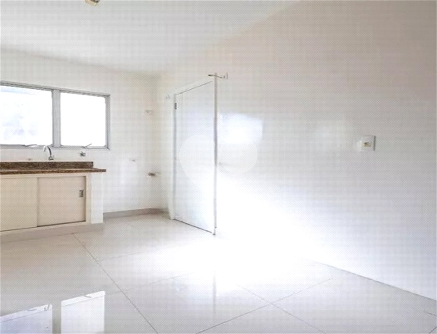Apartamento à venda com 3 quartos, sendo 1 suíte,  em Cerqueira César, São Paulo, SP