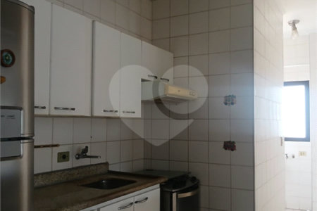 Apartamento à venda com 3 quartos, sendo 1 suíte,  em Enseada, Guarujá, SP