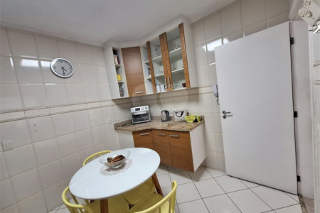 Casa à venda com 3 quartos, sendo 1 suíte, no condomínio Villaggio Tronchim, São Paulo - SP