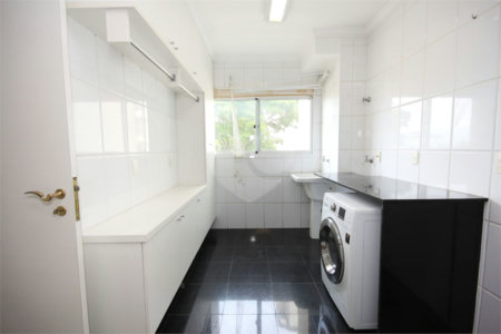 Apartamento à venda com 3 quartos, sendo 1 suíte, em Alto da Boa Vista, São Paulo, SP